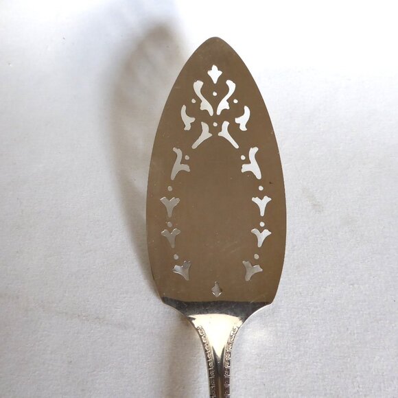 VINTAGE 1929 BERKELEY PATTERN PIERCED SILVER PIE CAKE SERVER - Picture 2 of 9